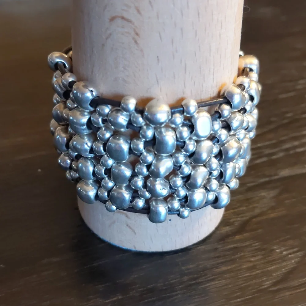 UNO. de 50 Silver Beaded & Brown Leather Bracelet - Picture 1 of 10